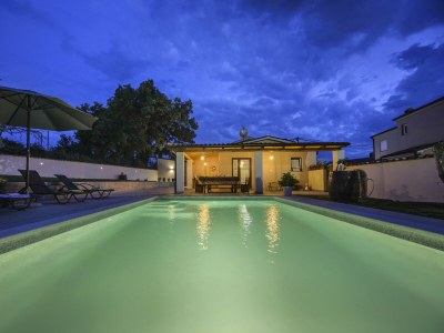 Villa Villa G with pool - Outdoor photo 2