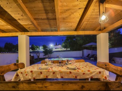 Villa Villa G with pool - Outdoor photo 7