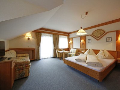 Holiday room Doppelzimmer groß mit Dusche, WC ab 3 Nächte - Features photo 17