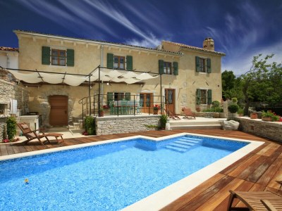 Villa Villa Gelci with heated pool in Trget - Villa