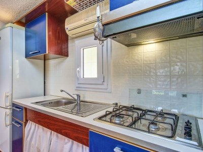 Holiday house LA MER on the beach with sea view and large garden - Features photo 30