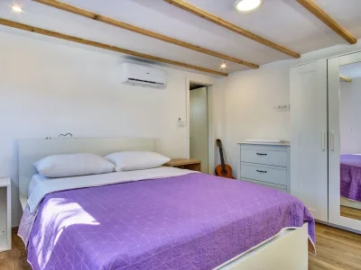 Holiday house LA MER on the beach with sea view and large garden - Features photo 31