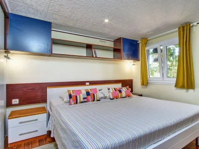 Holiday house LA MER on the beach with sea view and large garden - Features photo 34