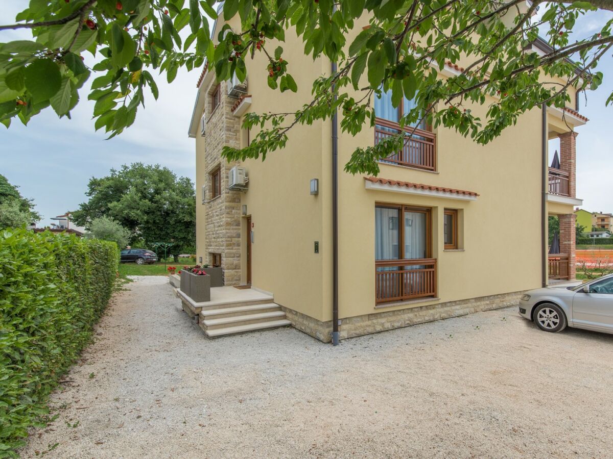 Apartment Apartment Complex Hana in Funtana - Apartment Hana III with Balcony - Outdoor photo 2