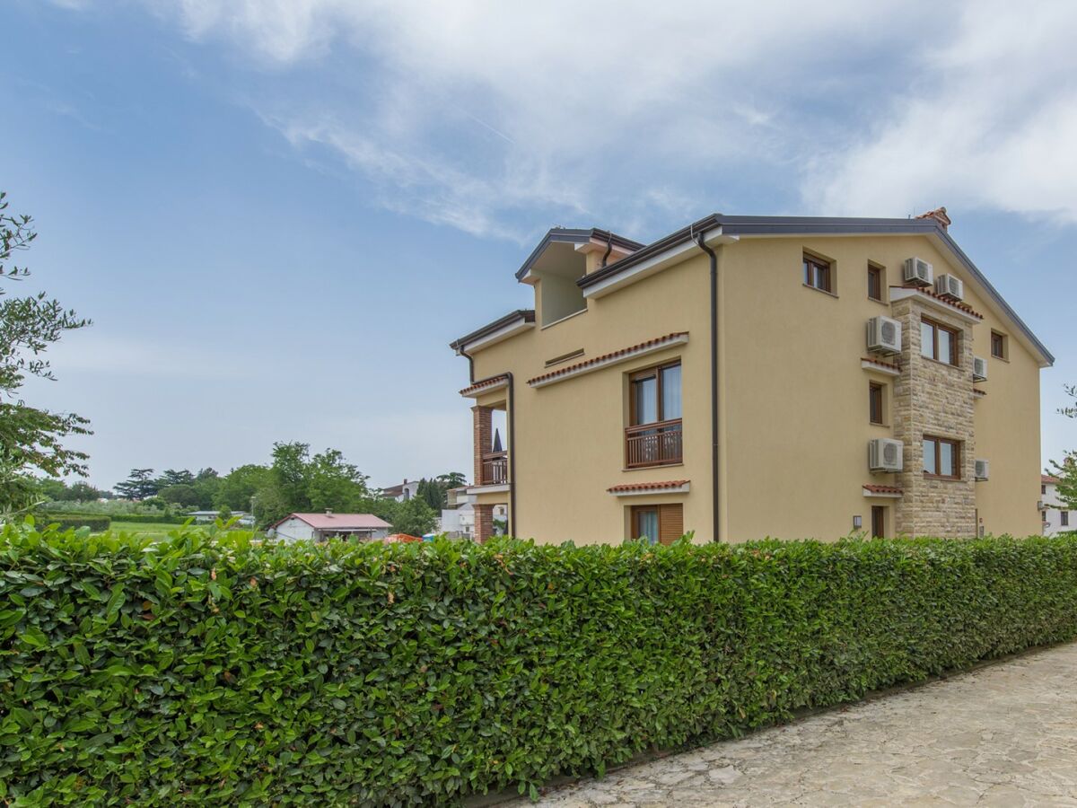 Apartment Apartment Complex Hana in Funtana - Apartment Hana III with Balcony - Outdoor photo 4
