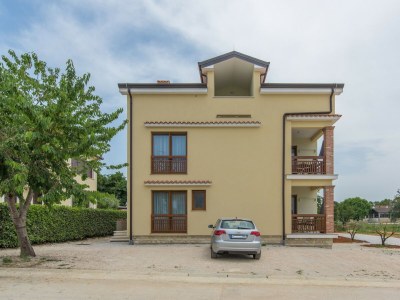 Apartment Apartment Complex Hana in Funtana - Apartment Hana III with Balcony - Outdoor photo 9