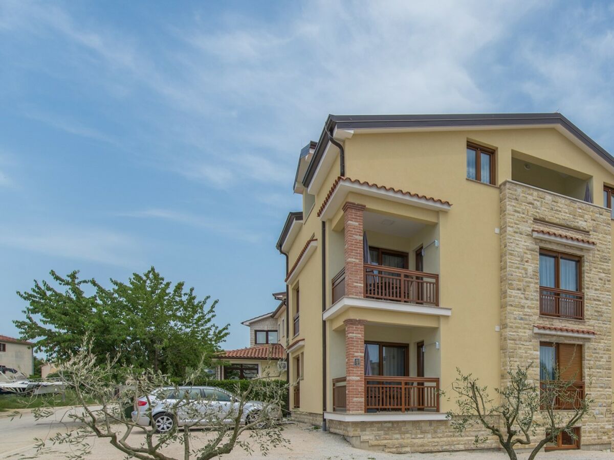 Apartment Apartment Complex Hana in Funtana - Apartment Hana II with Terrace - Outdoor photo 5