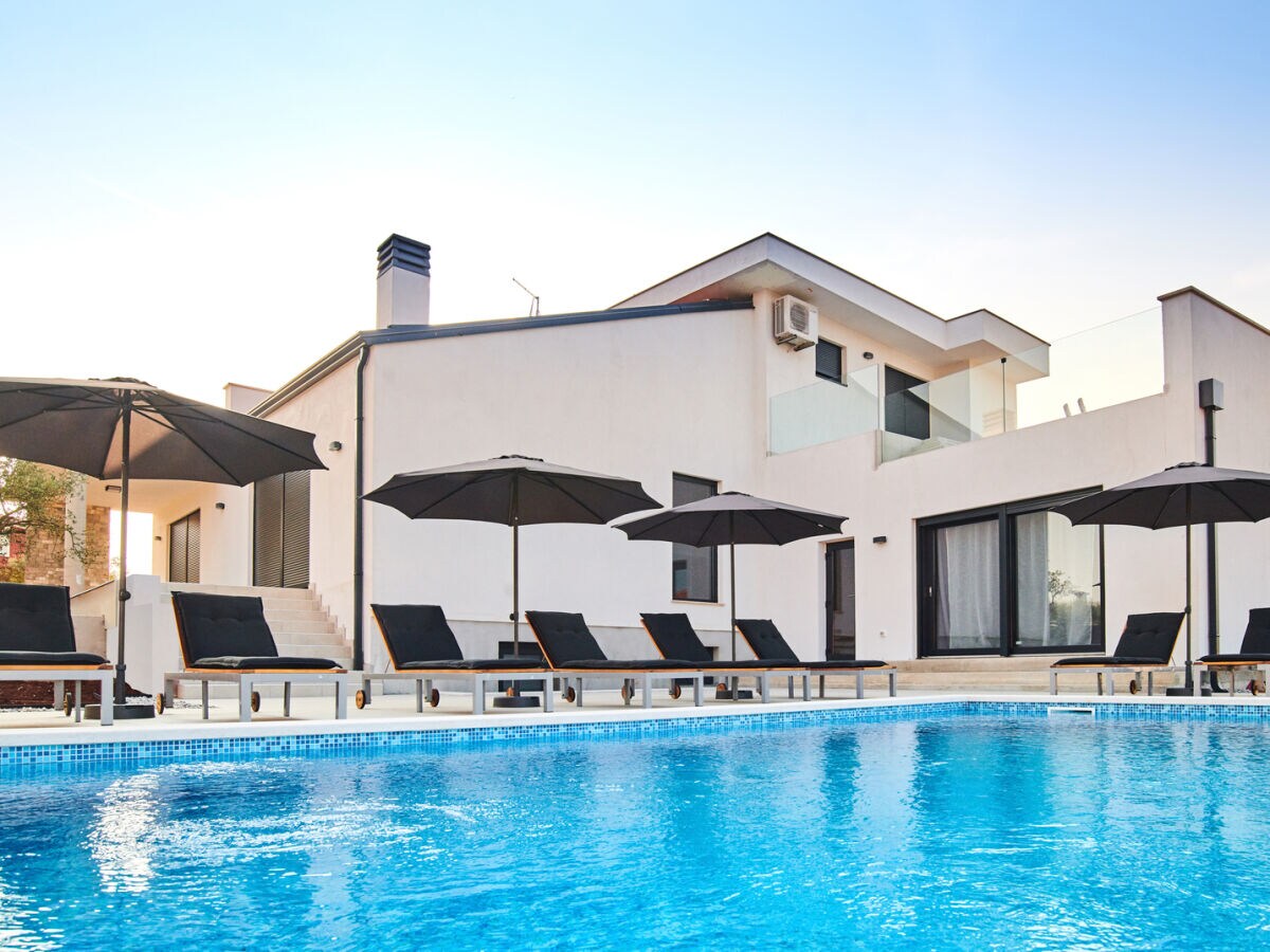 Villa Villa Dolcea - Elegant Villa Dolcea with a swimming pool - Outdoor photo 2