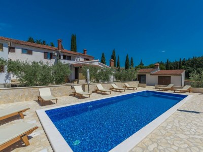 Holiday house Casa Oliva in Klostar in Kloštar - Holiday house