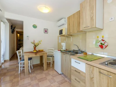 Apartment Vivijana One-Bedroom A2 - Features photo 11