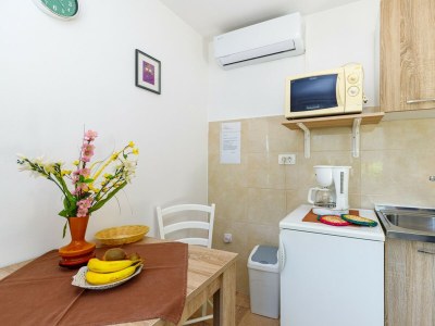 Apartment Vivijana One-Bedroom A2 - Features photo 18