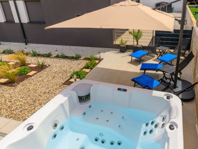 Apartment Sabena Apartment with private Jacuzzi - Features photo 29