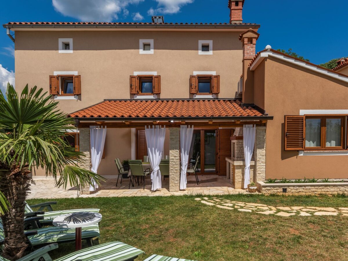 Holiday house Bepina