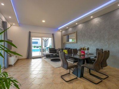 Villa Beauty - Features photo 13