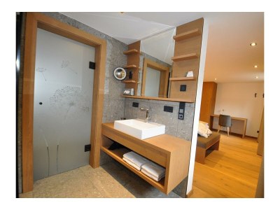 Holiday room Doppelzimmer ohne Balkon 203 OG1 - Features photo 26