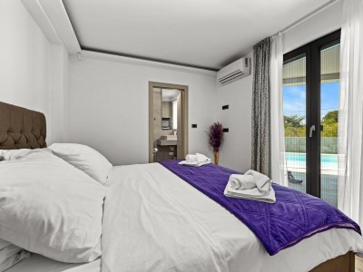 Villa Villa Speranza with Private Illuminated Pool - Features photo 57