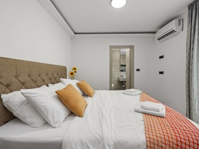 Villa Villa Speranza with Private Illuminated Pool - Features photo 63