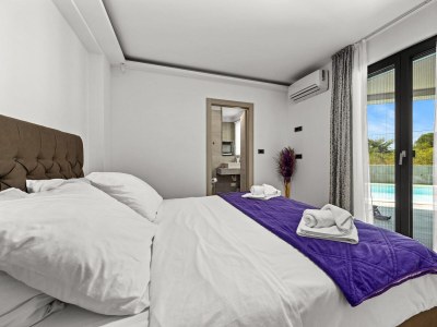 Villa Villa Speranza with Private Illuminated Pool - Features photo 77