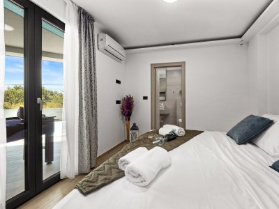 Villa Villa Speranza with Private Illuminated Pool - Features photo 83