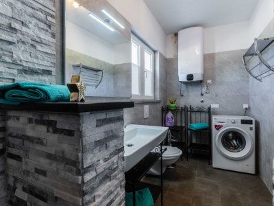 Holiday house Villa Sunshine with Private Heated Pool - Features photo 31