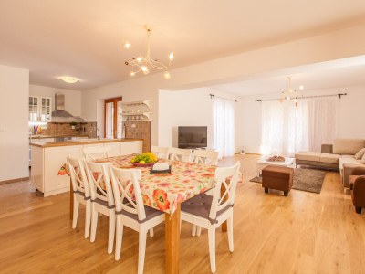 Villa with pool near Krk - Features photo 12