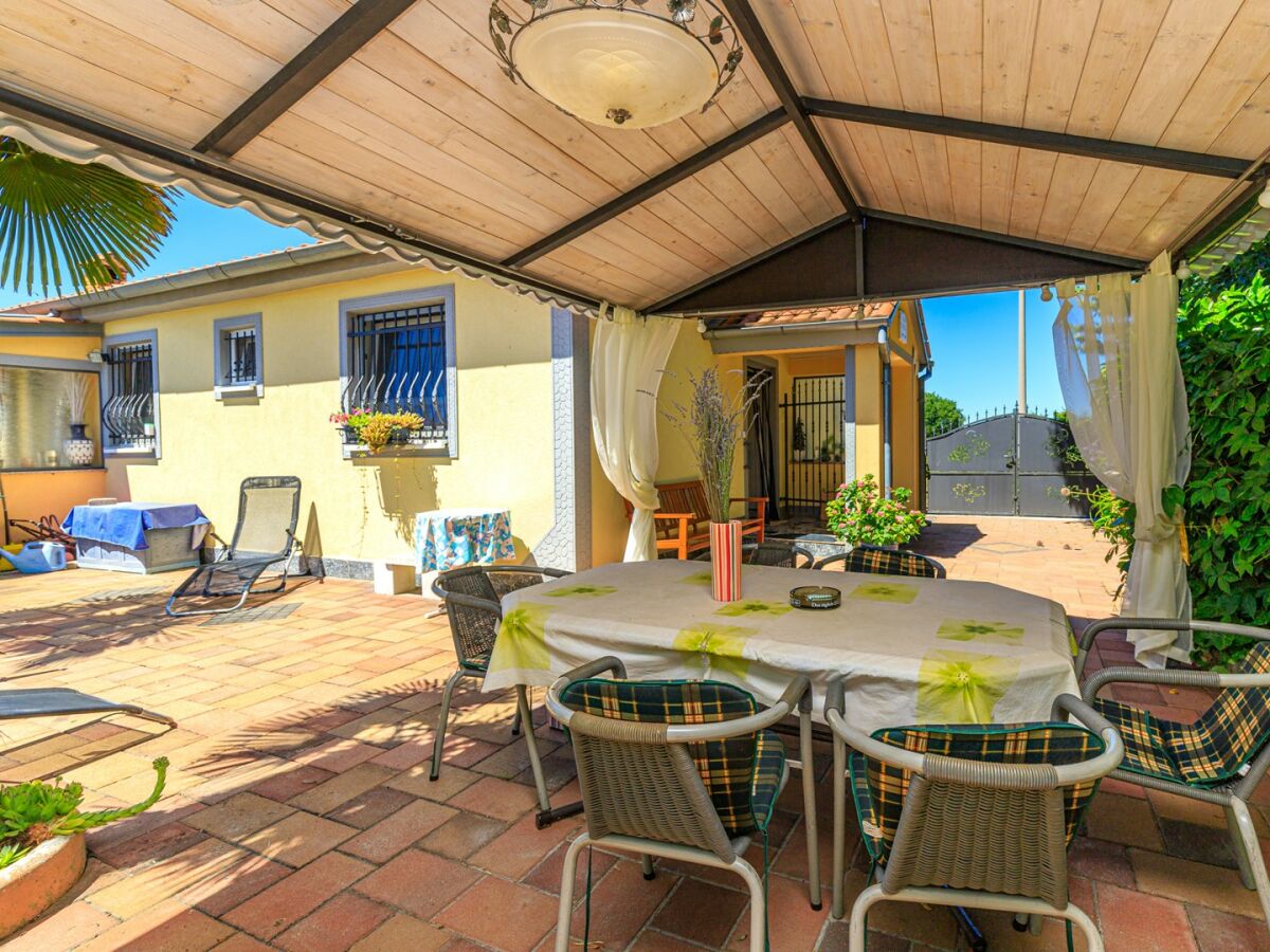 Apartment Apartments Stranići in Central Istria - Holiday Apartment Castelli - Outdoor photo 2