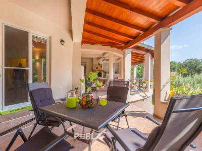 Holiday apartment BRINA with a pleasant terrace near Pula in Vinkuran - Holiday apartment