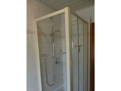 Apartment Ferienhaus, Dusche und Bad, WC, 3 Schlafräume - Features photo 25