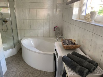 Apartment Appartement/Fewo, Dusche und Bad, WC, 4 oder mehr - Outdoor photo 8