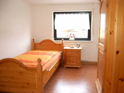 Apartment 6-Bett-Ferienhaus, Dusche u.Bad/WC, 3 Schlafräume - Outdoor photo 4