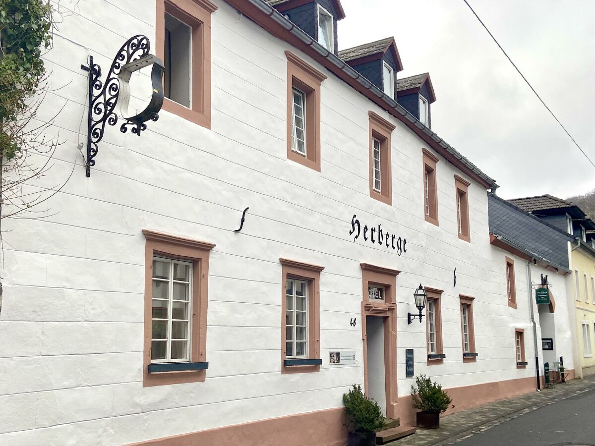 Apartment Denkmal, EG, 8-Bett-Ferienwohnung