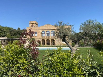 Holiday house Charming Home Near Vulpellac - Outdoor photo 11