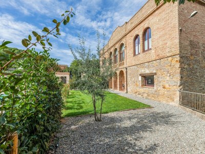 Holiday house Charming Home Near Vulpellac - Outdoor photo 13