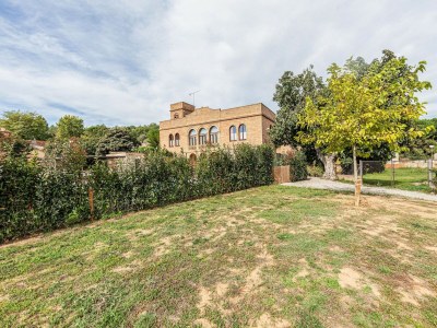 Holiday house Charming Home Near Vulpellac - Outdoor photo 14