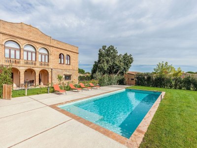 Holiday house Charming Home Near Vulpellac - Outdoor photo 15