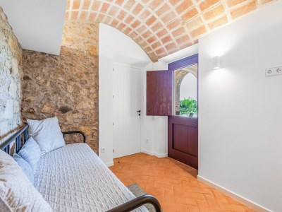 Holiday house Charming Home Near Vulpellac - Features photo 28