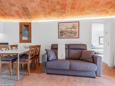 Holiday house Charming Home Near Vulpellac - Features photo 32