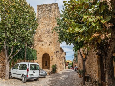 Holiday house Charming Home Near Vulpellac - Environment photo 37
