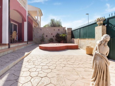 Holiday house Tranquil Villa Stay in Tolleric - Outdoor photo 3