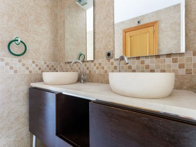 Holiday house Tranquil Villa Stay in Tolleric - Features photo 32