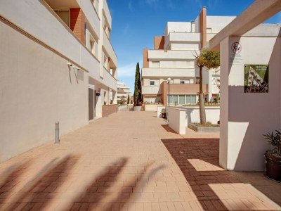 Apartment Beachside Apartment with Pool - Outdoor photo 2