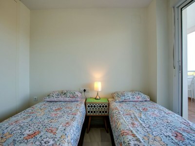 Apartment Beachside Apartment with Pool - Features photo 23