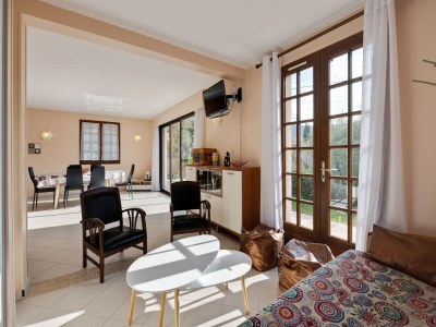 Apartment Charmante Wohnung mit Pool - Features photo 14