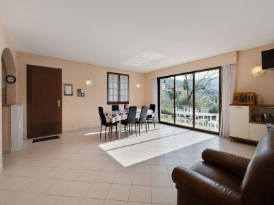 Apartment Charmante Wohnung mit Pool - Features photo 21