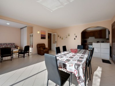 Apartment Charmante Wohnung mit Pool - Features photo 26