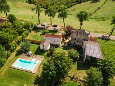 Holiday house Holiday home with pool in Coubjours - Outdoor photo 3