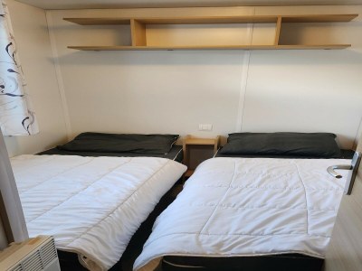 caravan Mobile Home with Plancha & Pool Access - Features photo 7