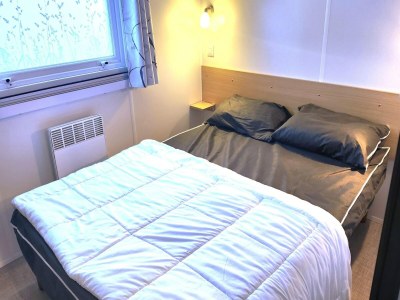 caravan Mobile Home with Plancha & Pool Access - Features photo 12