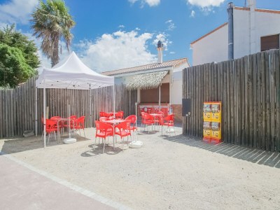 caravan Mobile Home with Plancha & Pool Access - Environment photo 19