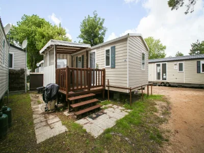 Chalet Mobile Home in Saint Jean near Sea Beach in Saint-Jean-de-Monts - Chalet